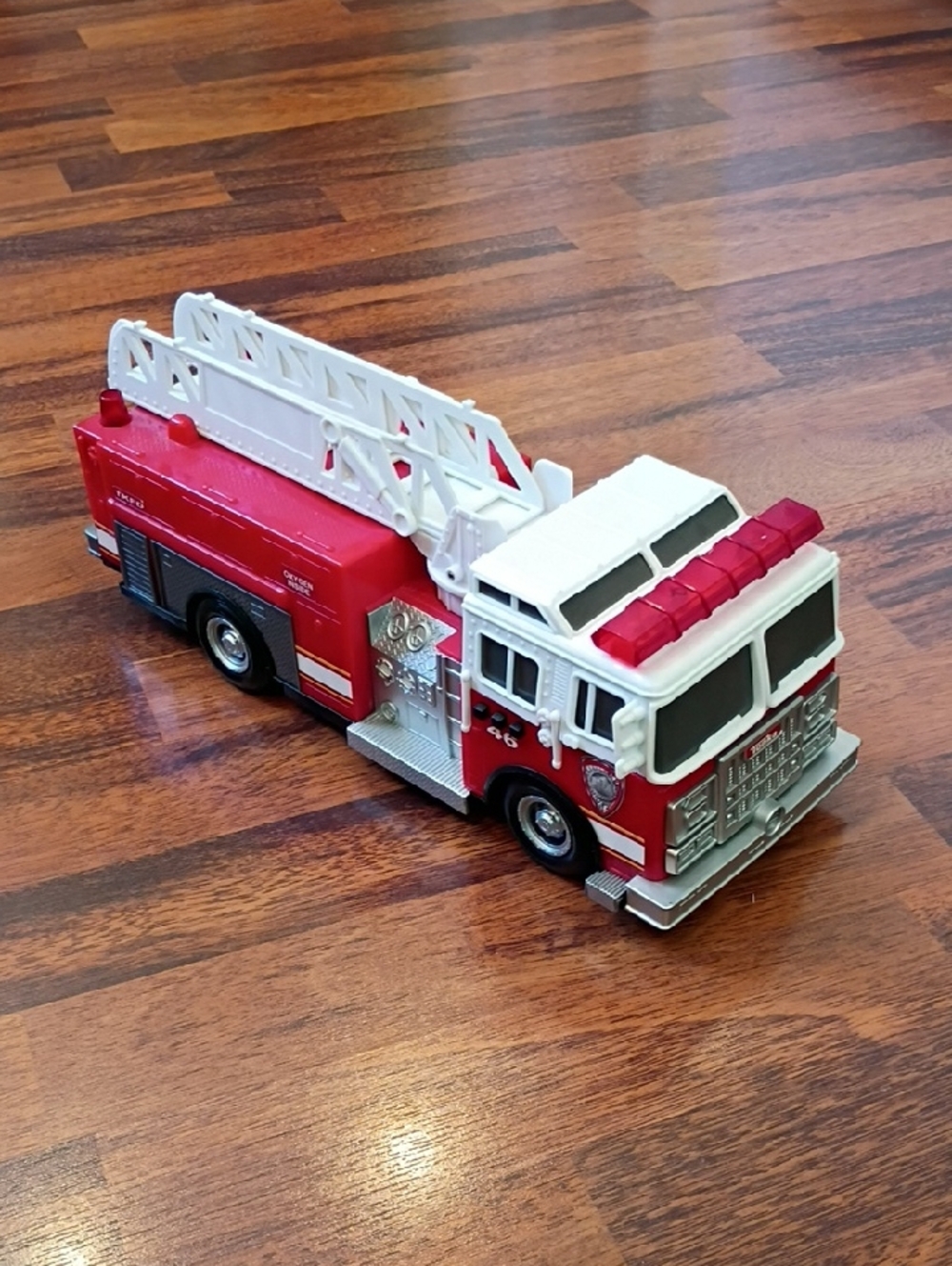 Tonka 2011 toy fire truck